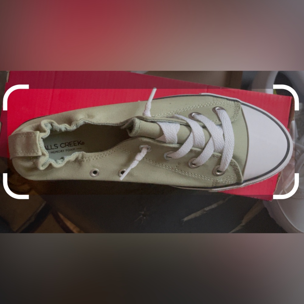 Falls Creek, Jasmin II, Sage, Size 8 M